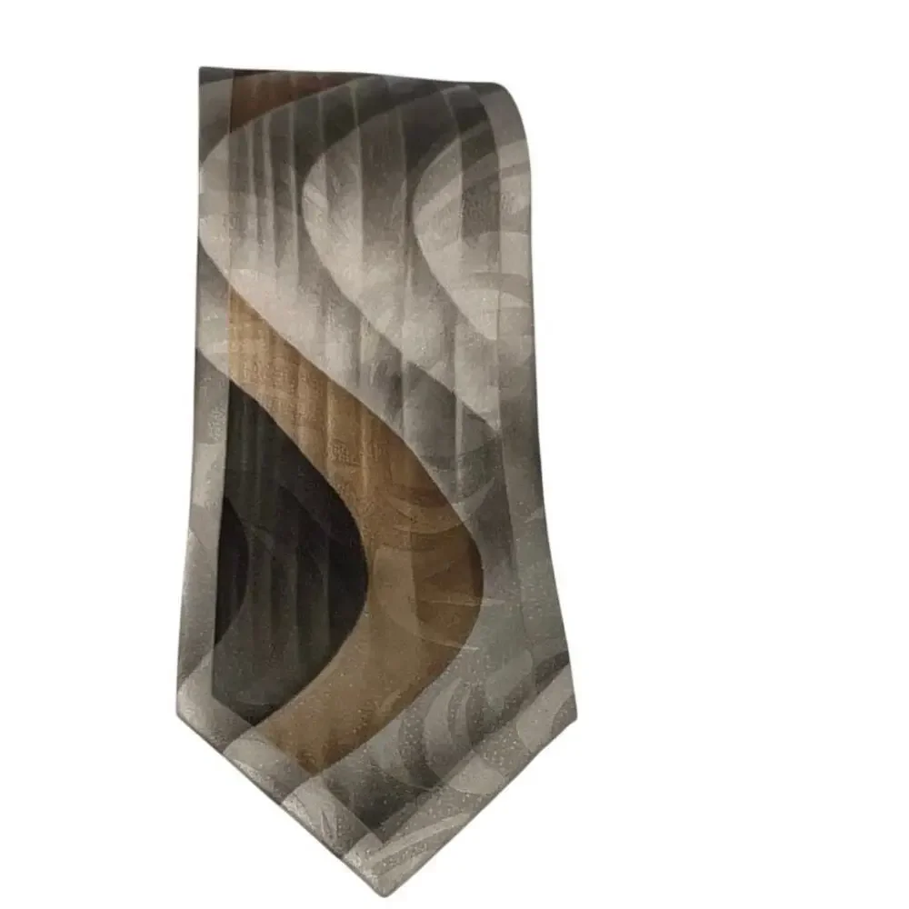 Bruno Rossi men’s 100% silk handmade geometric quilted design Y2K designer tie ￼